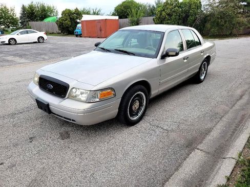Used 2011 Ford Crown Victoria Police Interceptor w/ Comfort & Convenience Group image 19