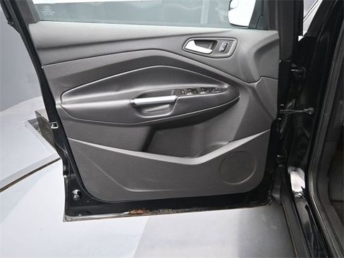 Used 2017 Ford Escape SE image 22