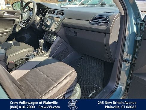 Used 2020 Volkswagen Tiguan SE w/ Panoramic Sunroof Package image 44