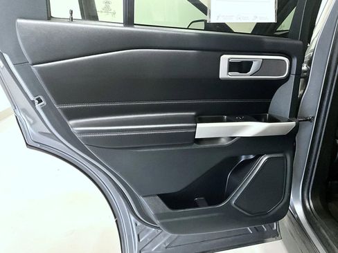 Used 2023 Ford Explorer XLT w/ Equipment Group 202A image 21