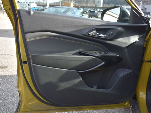 Used 2024 Chevrolet Trax ACTIV w/ Driver Confidence Package image 12