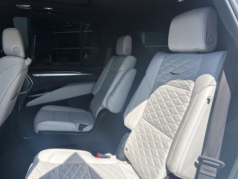 Used 2025 Cadillac Escalade Sport Platinum AWD/4WD image 16