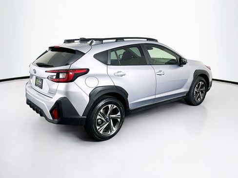Used 2025 Subaru Crosstrek 2.0i Premium image 9