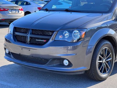 Used 2019 Dodge Grand Caravan SE image 30