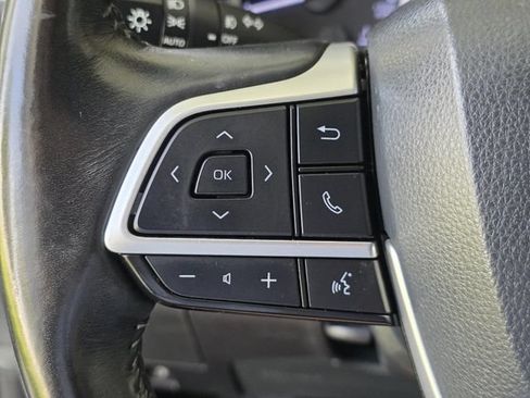 Used 2023 Toyota Highlander XLE FWD image 28