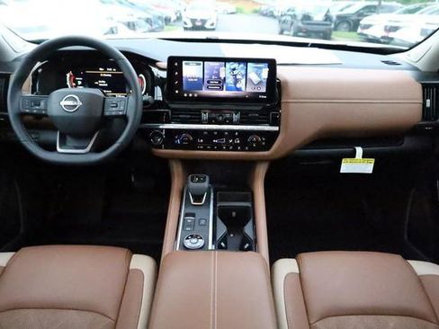 New 2026 Nissan Pathfinder Platinum AWD/4WD image 24