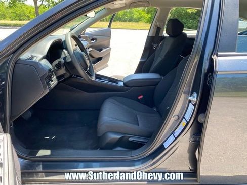 Used 2025 Honda Accord LX image 13