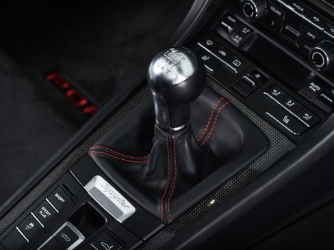 Used 2016 Porsche Boxster Spyder RWD image 19
