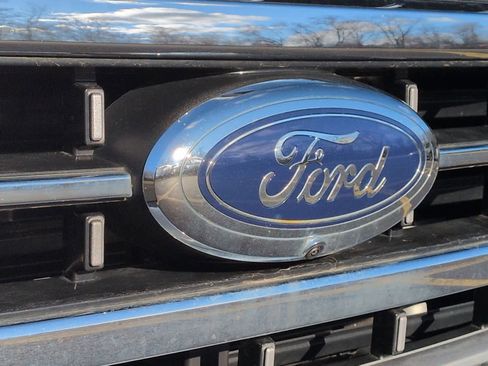 Used 2022 Ford F150 Lariat w/ Equipment Group 502A High image 12