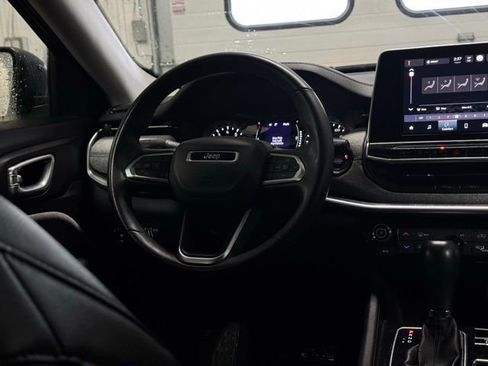 Used 2022 Jeep Compass Latitude image 21