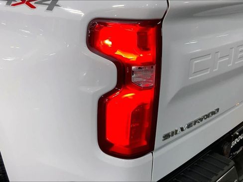 Used 2021 Chevrolet Silverado 1500 LTZ w/ LTZ Convenience Package II AWD/4WD image 29