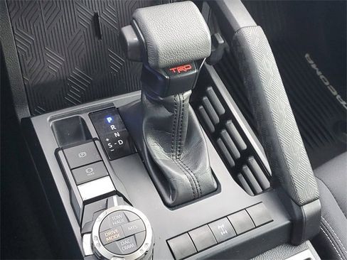 Used 2024 Toyota Tacoma TRD Off-Road image 26