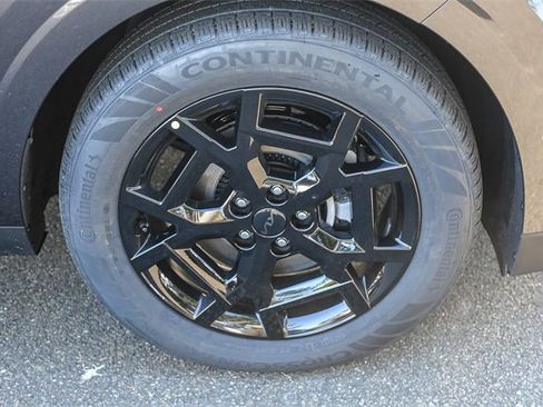 New 2025 Kia Carnival SX w/ SX Dark Edition Package image 12