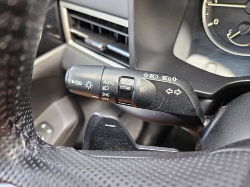 Used 2024 Mitsubishi Outlander SE FWD image 23