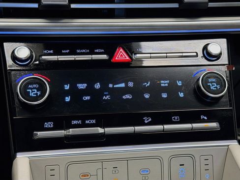 Used 2025 Hyundai Santa Fe Calligraphy FWD image 10