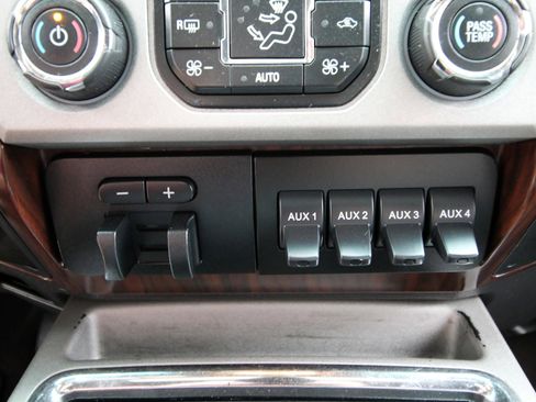 Used 2016 Ford F250 Lariat w/ Lariat Ultimate Package image 35