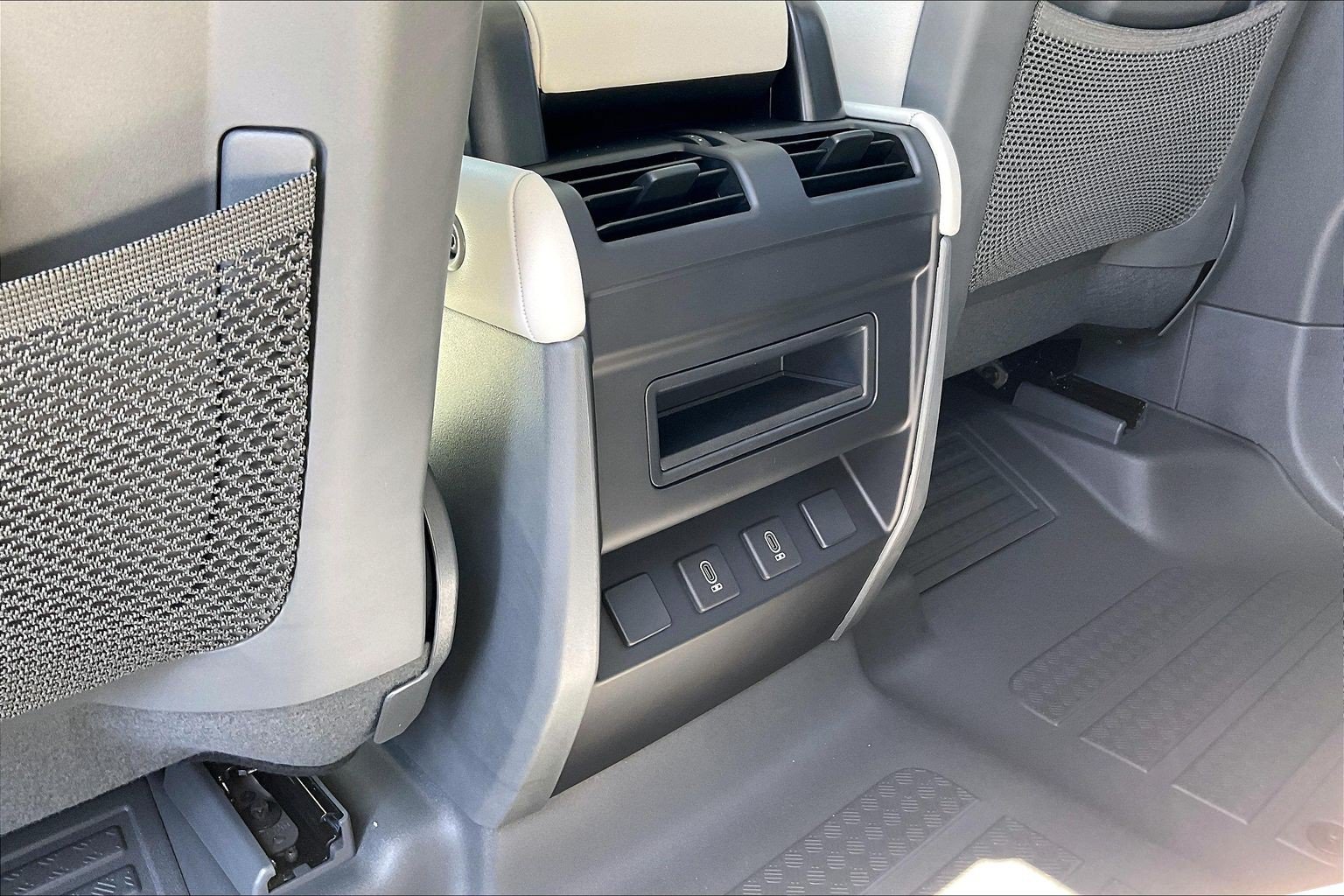 New 2026 Land Rover Defender 110 S AWD/4WD image 23