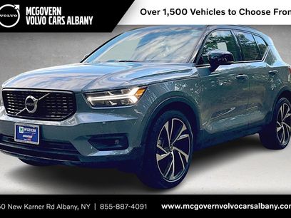 Used 2022 Volvo XC40 T5 R-Design w/ Climate Package