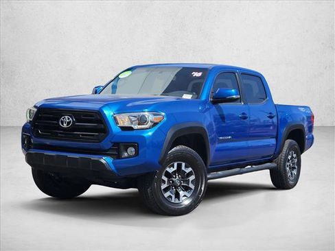 Used 2016 Toyota Tacoma TRD Off-Road AWD/4WD image 4