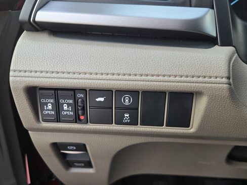 Used 2024 Honda Odyssey EX-L image 30