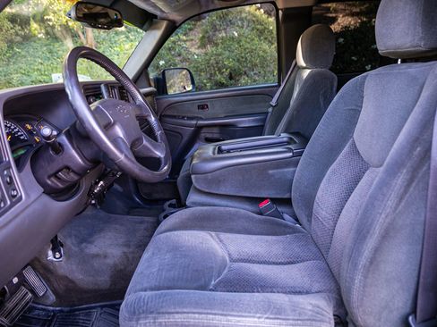 Used 2003 Chevrolet Silverado 2500 LS image 27