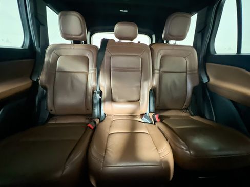 Used 2023 Lincoln Aviator Grand Touring AWD/4WD image 32
