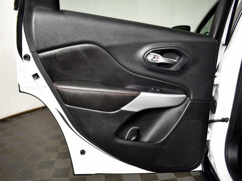 Used 2017 Jeep Cherokee Trailhawk w/ Comfort/Convenience Group image 25