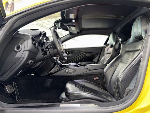 Used 2019 Aston Martin V8 Vantage Coupe image 51