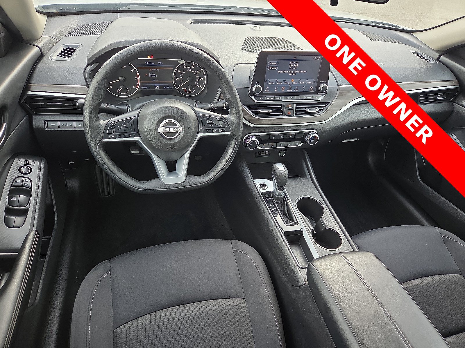 Used 2025 Nissan Altima 2.5 SV FWD image 11