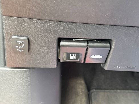 Used 2024 Nissan Kicks SV w/ Interior Electronics Package FWD image 29