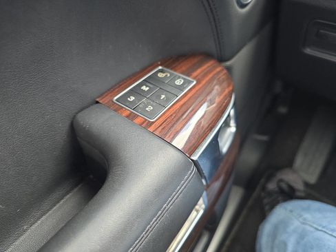 Used 2013 Land Rover Range Rover HSE image 46