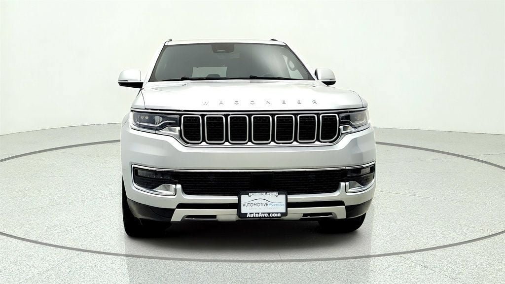Used 2022 Jeep Wagoneer Series II w/ Premium Group I AWD/4WD image 2