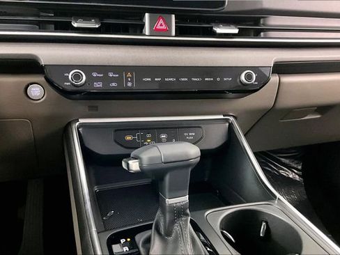 New 2026 Kia Carnival EX FWD image 7