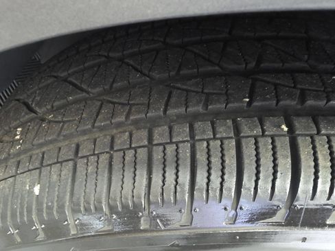Used 2012 Buick Enclave Premium FWD image 34