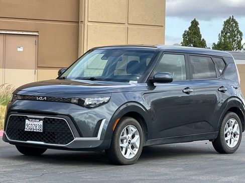 Used 2023 Kia Soul LX w/ Option Group 015 image 10