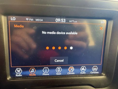 Used 2018 Jeep Renegade Latitude image 28