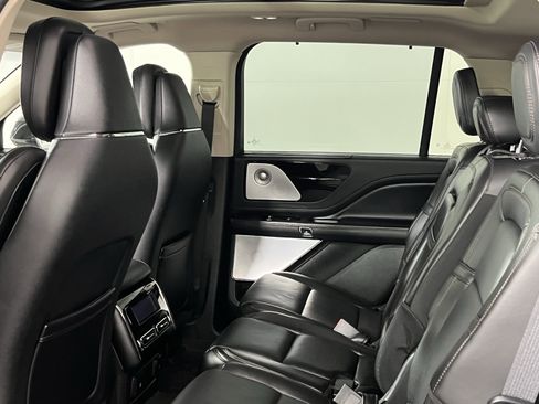 Used 2022 Lincoln Aviator Reserve w/ Equipment Group 201A image 12