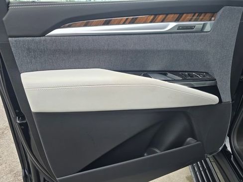 New 2026 Cadillac Escalade Platinum Sport AWD/4WD image 23