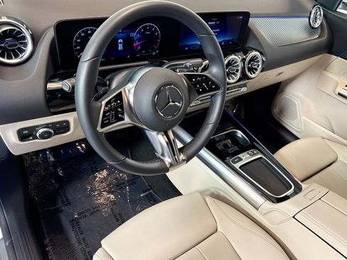 Certified 2025 Mercedes-Benz GLA 250 image 9