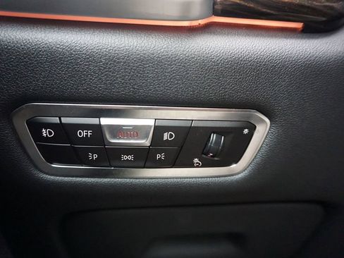 Used 2019 BMW X5 xDrive50i w/ M Sport Package image 5