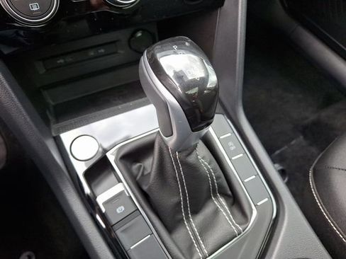 Certified 2024 Volkswagen Taos SE w/ Panoramic Sunroof Package image 22