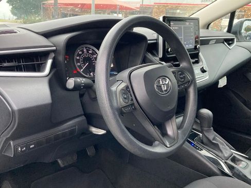 Used 2020 Toyota Corolla LE FWD image 9