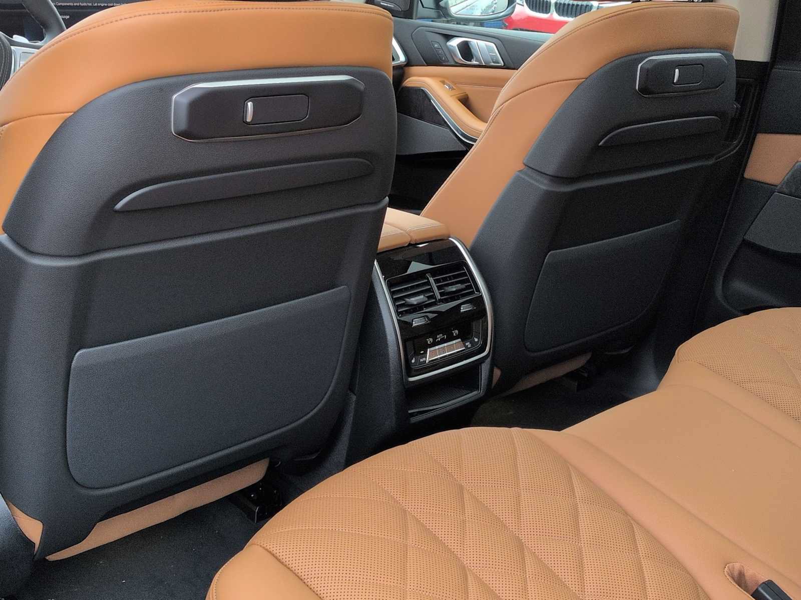Used 2027 BMW X7 xDrive40i AWD/4WD image 19