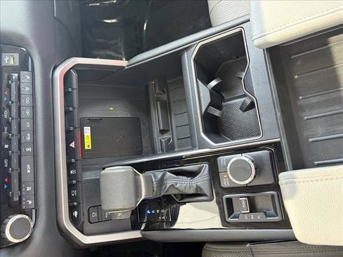 Used 2023 Toyota Tundra Limited AWD/4WD image 9