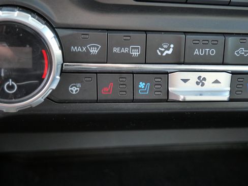 Used 2021 Ford F150 Lariat w/ Equipment Group 502A High AWD/4WD image 30