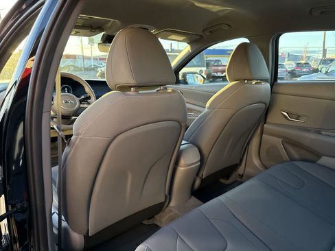 Used 2023 Hyundai Elantra SEL w/ Convenience Package image 13