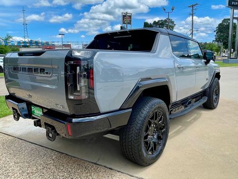 New 2025 GMC Hummer EV 3X w/ LPO, Dark Essentials Package image 8