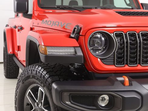 Used 2025 Jeep Gladiator Mojave image 16