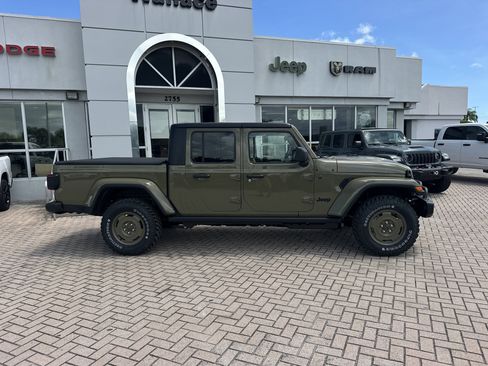 New 2026 Jeep Gladiator Willys AWD/4WD image 6