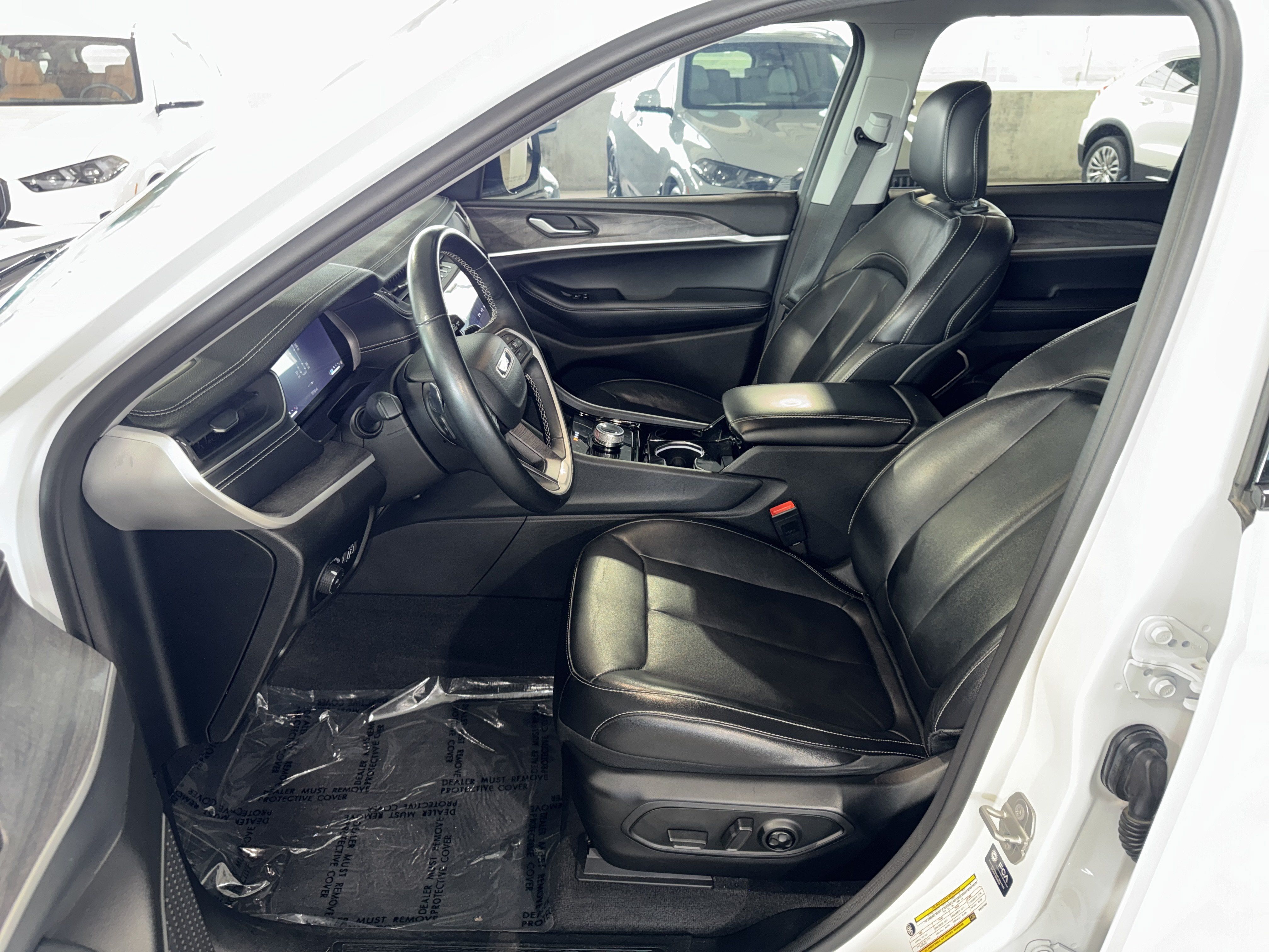 Used 2022 Jeep Grand Cherokee L Limited RWD image 21